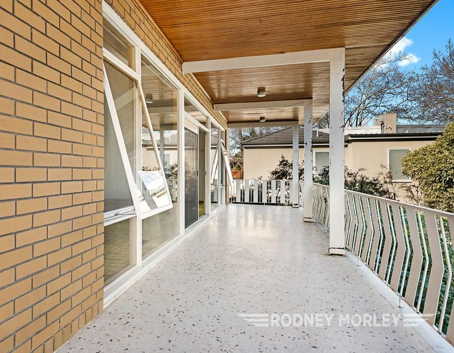 Modernist In Caulfield Storey Of Melbourne
